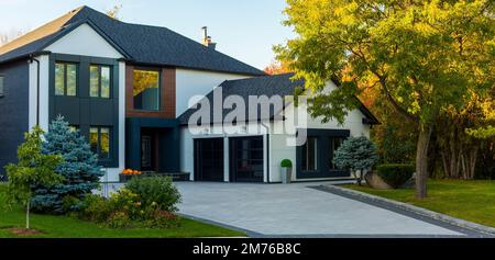 Casa di lusso costruita su misura nei sobborghi di Toronto, Canada Foto Stock