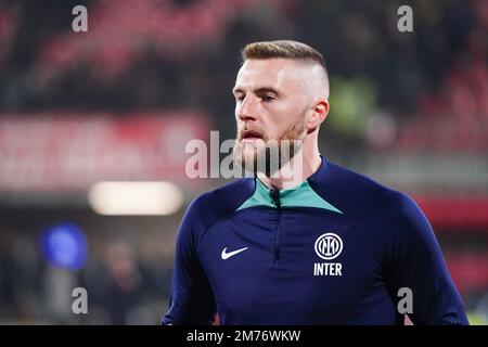 Monza, Italia. 07th Jan, 2023. Milano Skriniar (FC Inter) durante AC Monza vs Inter - FC Internazionale, campionato italiano di calcio Serie A match in Monza, Italy, Gennaio 07 2023 Credit: Independent Photo Agency/Alamy Live News Foto Stock