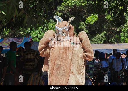 Kumpo danza con maschere in Senegal, Africa occidentale Foto Stock