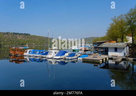 Noleggio barche sul lago Edersee, Waldeck, Waldecker Land, Assia, Germania, Europa Foto Stock