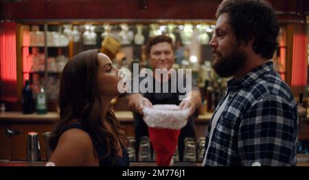 MELISSA FUMERO E LUKA JONES IN LOTTA BAR! (2022), diretto DA JIM MAHONEY. Credit: Ingenious Media / Particular Crowd / Album Foto Stock