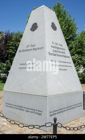 La Albuera, Spagna - 12th giugno 2021: Wellington Park Obelisco, in memoria dei reggimenti britannici che combattevano nella battaglia di Albuera, 1811. Badajoz, Spagna Foto Stock