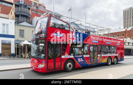 HOBART, TASMANIA, AUSTRALIA. 06 MARZO 2022. Il Red Decker e' il Tour Turistico ufficiale di Hobart, che presenta le migliori attrazioni e attrazioni della citta' Foto Stock