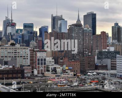 Vista generale di alti edifici nel centro di Manhattan Foto Stock