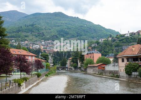 Bellano, Italia - 30 aprile 2022: Lago di Bellano. Foto Stock