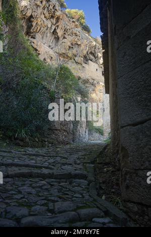 Vecchia città turistica di Cotignac nel sud della Francia Foto Stock