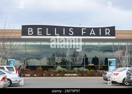 Bellingham, WA, USA - 5 gennaio 2023; firma al centro commerciale Bellis Fair di Bellingham Foto Stock