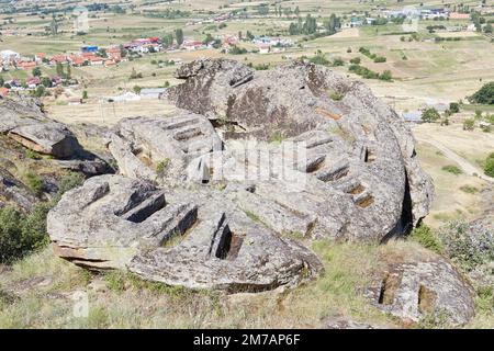 Le splendide Marko's Towers a Prilep, nel nord della Macedonia Foto Stock