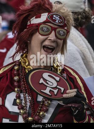 Santa Clara, Stati Uniti. 08th Jan, 2023. San Francisco 49ers guarda la loro squadra sconfiggere gli Arizona Cardinals 38-13 al Levi's Stadium di Santa Clara, California, domenica 8 gennaio 2023. Foto di Terry Schmitt/UPI Credit: UPI/Alamy Live News Foto Stock