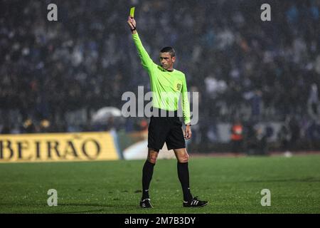 Lisbona, Portogallo. 07th Jan, 2023. Arbitro Nuno Almeida visto in azione durante la Liga Portugal Bwin match tra Casa Pia AC e FC Porto a Estadio Jamor. (Punteggio finale: Casa Pia AC 0:0 FC Porto) Credit: SOPA Images Limited/Alamy Live News Foto Stock