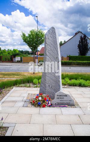 Il Memoriale degli Airmen di guerra cecoslovacchi, agli airmen e ai piloti che hanno servito nella seconda guerra mondiale, a Jindrichuv Hradec, nella regione della Boemia Meridionale, nella Repubblica Ceca, il 25 giugno Foto Stock