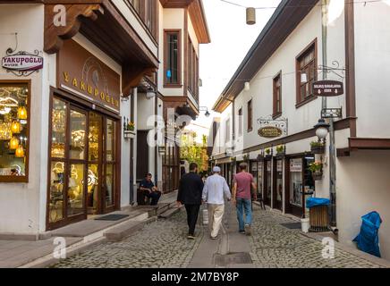 Ankara turismo. Le stradine pedonali acciottolate centrali di Ankara in Turchia Foto Stock