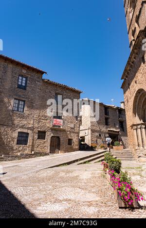 Tipici bei villaggi di Spagna - Ainsa Sobrarbe, provincia di Huesca, montagne Pirenei Foto Stock