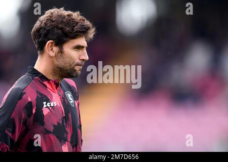 Salerno, Italia. 08th Jan, 2023. Federico Fazio di US Salernitana guarda durante la Serie Un match tra US Salernitana 1919 e Torino allo Stadio Arechi di Salerno, Italia, il 8 gennaio 2023. Credit: Giuseppe Maffia/Alamy Live News Foto Stock