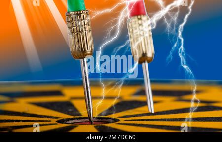 Dartboard con frecce - simbolphoto Foto Stock