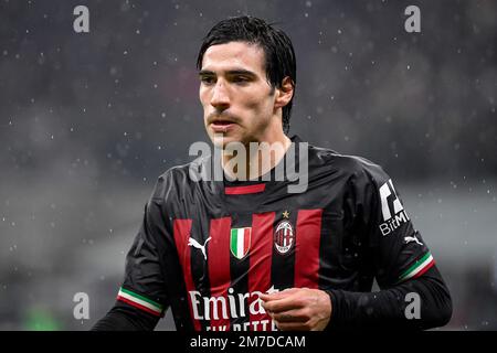 Sandro tonali dell'AC Milan durante la Serie Una partita di calcio tra l'AC Milan e L'AS Roma. Milano e Roma disegnarono 2-2. Foto Stock