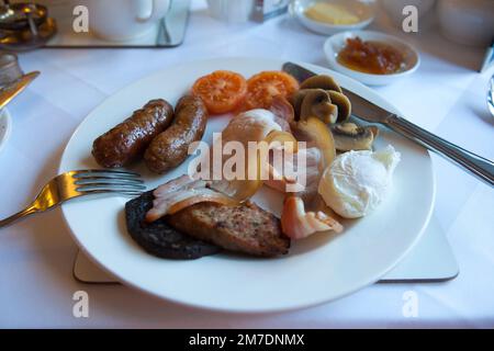 Un bed and breakfast nel Regno Unito. Tradizionalmente serve una colazione inglese completa o friggete con tè e altri piatti, tra cui muffin, cereali, ecc. Foto Stock