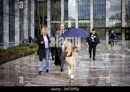 AMSTERDAM - Rachel Hazes lascia il campo. Hazes e Yvonne Coldeweijer apparve in tribunale dopo che Hazes depositò un procedimento sommario contro Coldeweijer in cui Hazes chiede che Coldeweijer rimuovesse il video che Coldeweijer aveva rimosso dal suo canale di succo Life of Yvonne dopo una citazione, ma lo ripostò alla fine di dicembre. ANP RAMON VAN FLYMEN olanda fuori - belgio fuori Foto Stock