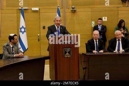 Gerusalemme, Israele. 15th giugno, 2014. Il primo ministro israeliano Benjamin Netanyahu interviene in una riunione del Partito del Likud nella Knesset, il Parlamento, a Gerusalemme, lunedì 9 gennaio; 2023. Foto di Debbie Hill/ Credit: UPI/Alamy Live News Foto Stock