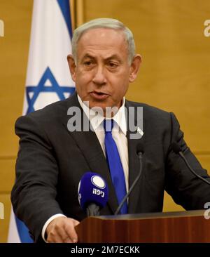 Gerusalemme, Israele. 15th giugno, 2014. Il primo ministro israeliano Benjamin Netanyahu interviene in una riunione del Partito del Likud nella Knesset, il Parlamento, a Gerusalemme, lunedì 9 gennaio; 2023. Foto di Debbie Hill/ Credit: UPI/Alamy Live News Foto Stock