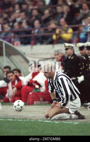 Italia, Torino 1994-1995-1996: Gianluca Vialli, giocatore del Juventus FC, in azione durante la Serie A 1993-94 Serie A Football Championship match Foto Stock