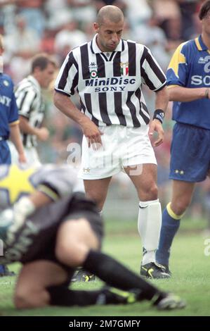 Italia, Villar Perosa Torino 08-10-1995 : Juventus FC giocatore Gianluca Vialli in azione durante amichevole Juventus - Juve Primavera Foto Stock