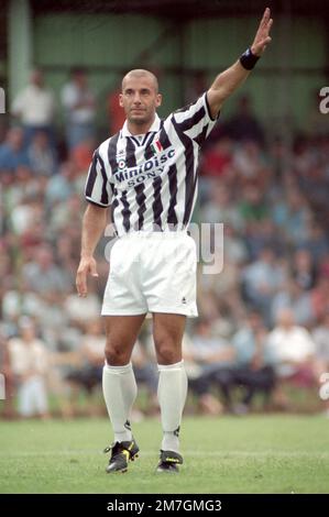 Italia, Villar Perosa Torino 08-10-1995 : Juventus FC giocatore Gianluca Vialli in azione durante amichevole Juventus - Juve Primavera Foto Stock