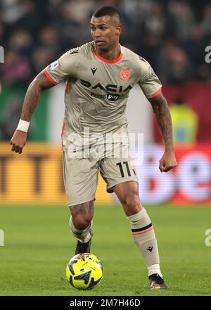 Torino, 7th gennaio 2023. Walace di Udinese Calcio durante la Serie A match allo Stadio Allianz di Torino. L'immagine di credito dovrebbe essere: Jonathan Moskrop / Sportimage Foto Stock