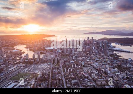 Vancouver Skyline Increidble Sunset Aerial Foto Stock