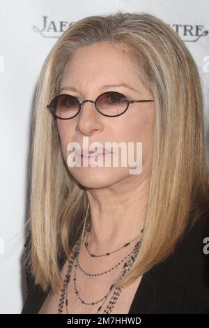 Barbra Streisand partecipa al gala del 40° anniversario del Chaplin Award della Film Society of Lincoln Center in onore di Barbra Streisand alla Avery Fisher Hall di New York il 22 aprile 2013. Foto: Henry McGee/MediaPunch Foto Stock