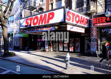 Dopo quasi 29 anni il famoso spettacolo musicale Stomp ha tenuto la sua ultima esecuzione la domenica al Teatro Orpheum. New York City, NY, USA, 9 gennaio 2023. Foto di Charles Guerin/ABACAPRESS.COM Foto Stock