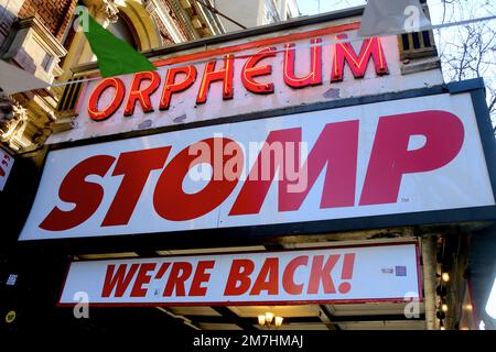 Dopo quasi 29 anni il famoso spettacolo musicale Stomp ha tenuto la sua ultima esecuzione la domenica al Teatro Orpheum. New York City, NY, USA, 9 gennaio 2023. Foto di Charles Guerin/ABACAPRESS.COM Foto Stock