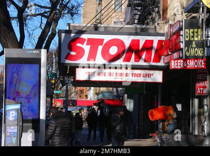 Dopo quasi 29 anni il famoso spettacolo musicale Stomp ha tenuto la sua ultima esecuzione la domenica al Teatro Orpheum. New York City, NY, USA, 9 gennaio 2023. Foto di Charles Guerin/ABACAPRESS.COM Foto Stock