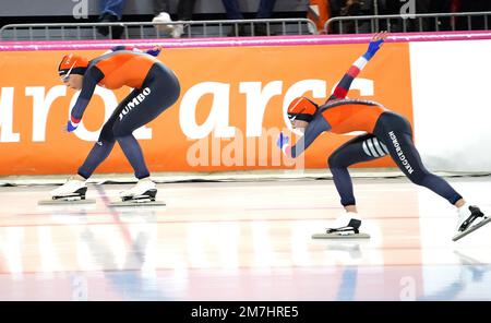 Jutta Leerdam (NED) e Femke Kok (NED) in gara in 2nd 500m donne durante i Campionati europei di velocità ISU il 7 gennaio 2023 alla Hamar Olympic Hall di Hamar, Norvegia Foto di SCS/Soenar Chamid/AFLO (HOLLAND OUT) Foto Stock