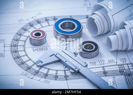 Progetti di costruzione di cuscinetti a rulli per pinze su architettura BluePrint e concetto di costruzione. Foto Stock
