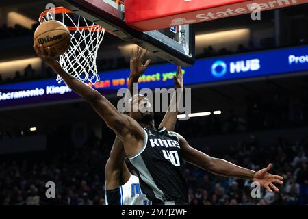 Sacramento, California, Stati Uniti. 9th Jan, 2023. Sacramento Kings Forward HARRISON BARNES (40) segna un basket contro Orlando Magic Center MO BAMBA (11) nel secondo trimestre durante una partita al Golden 1 Center di Sacramento. (Credit Image: © Paul Kitagaki Jr./ZUMA Press Wire) SOLO PER USO EDITORIALE! Non per USO commerciale! Credit: ZUMA Press, Inc./Alamy Live News Foto Stock