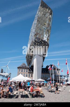 Anversa, Belgio, 24 luglio 2022, la casa portuale di Anversa ha attirato molti visitatori durante le gare di navi alte del 2022 Foto Stock