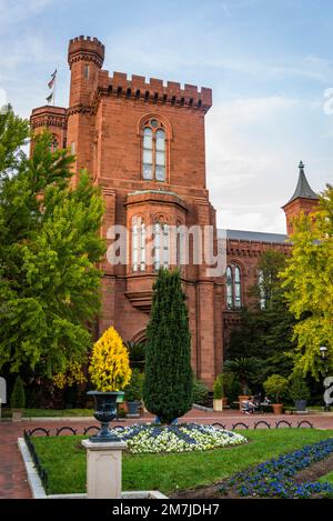 Smithsonian Castello ornamentale giardino, chiamato il parterre, Washington, D.C., USA Foto Stock