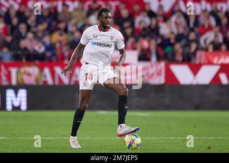 Siviglia, Spagna. 08th, gennaio 2023. Tanguy Nianzou (14) del Sevilla FC visto durante la partita di LaLiga Santander tra Sevilla FC e Getafe all'Estadio Ramon Sanchez Pizjuan di Siviglia. (Photo credit: Gonzales Photo - Jesus Ruiz Medina). Foto Stock