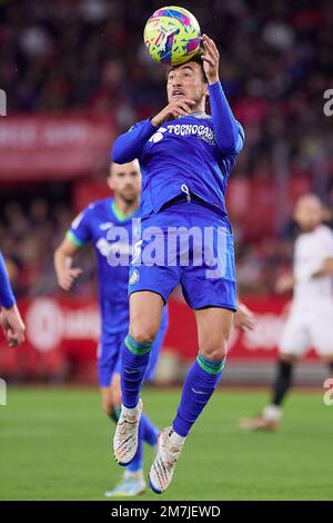 Siviglia, Spagna. 08th, gennaio 2023. Luis Milla (5) di Getafe visto durante la partita di LaLiga Santander tra Sevilla FC e Getafe all'Estadio Ramon Sanchez Pizjuan di Siviglia. (Photo credit: Gonzales Photo - Jesus Ruiz Medina). Foto Stock