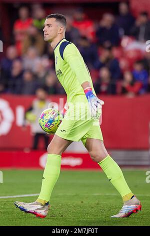 Siviglia, Spagna. 08th, gennaio 2023. Il portiere David Soria (13) di Getafe visto durante la partita di LaLiga Santander tra Sevilla FC e Getafe all'Estadio Ramon Sanchez Pizjuan di Siviglia. (Photo credit: Gonzales Photo - Jesus Ruiz Medina). Foto Stock