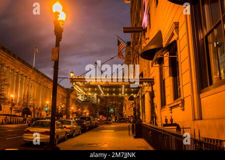 15th strada NW di notte, Washington, D.C., USA Foto Stock