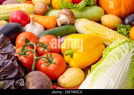 Cibo sano. Assortimento di verdure fresche. Raccolto di verdure Foto Stock