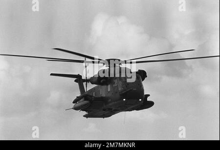Una vista dall'alto di un elicottero Super Jolly Green Giant HH-53C del 33rd Aerospace Rescue and Recovery Squadron. Base: Kadena Air base Stato: Okinawa Nazione: Giappone (JPN) Foto Stock