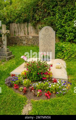 La tomba di Edgar Elgar presso la chiesa cattolica di St Wulstan, Little Malvern Worcestershire Foto Stock