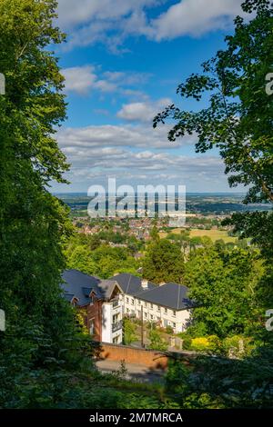 Guardando verso est attraverso Malvern da Wells Road Malvern, Worcestershire Foto Stock