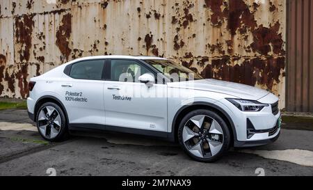 Polestar 2 EV AWD ‘OY72 UXX’ in mostra allo Scramble di gennaio tenutosi presso il Bicester Heritage il 8th gennaio 2023. Foto Stock