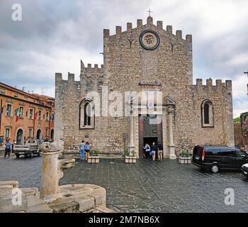 La Cattedrale di S. Nicolò di Bari a Toarmina, Sicilia Foto Stock