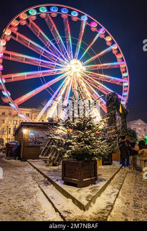 Ruota panoramica sul Koberg di Lübeck a Natale, Schleswig-Holstein, Germania Foto Stock