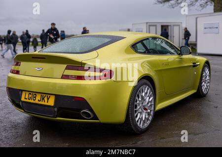 2018 Aston Martin Vantage AMR V12 ‘LG18 JKY’ in mostra allo Scramble di gennaio tenutosi presso il Bicester Heritage il 8th gennaio 2023. Foto Stock